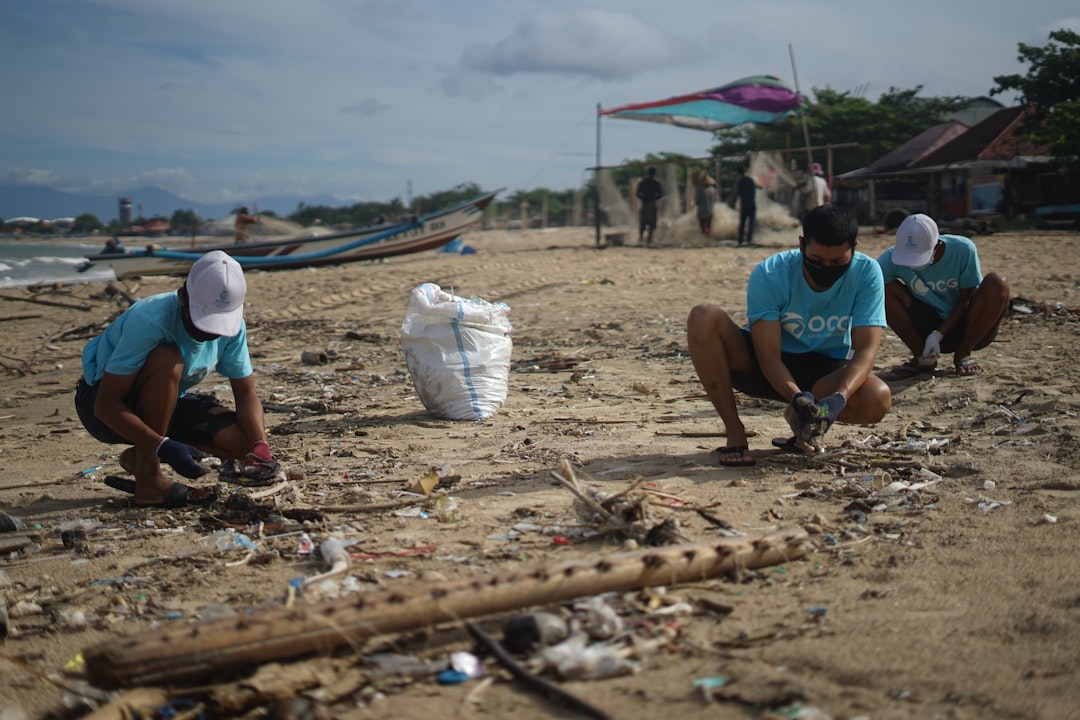 why-choose-us teamworknbeach cleanup